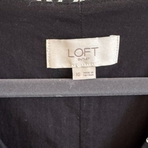 Ann Taylor LOFT Black & White Floral Embroidered Shift Dress | Sleeveless V-Neck - Picture 2 of 4